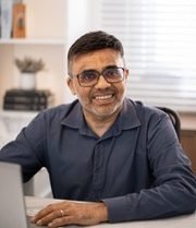 UN HOMME N’EST PAS FAIT POUR ÊTRE HEUREUX / UN HOMME N’EST PAS FAIT POUR ÊTRE HEUREUX